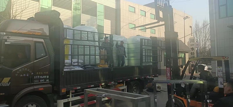 【川一股份】20吨过滤+软化水设备+单级水处理设备装车发往云南开远