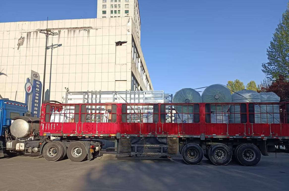 【川一股份】内蒙古呼和浩特市2✖15T单级反渗透设备发货